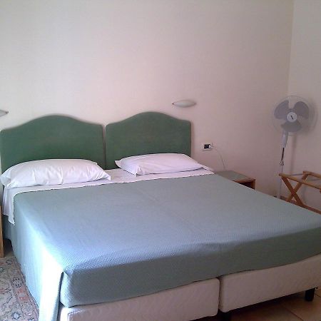 Hotel Pescetto Albenga Eksteriør bilde